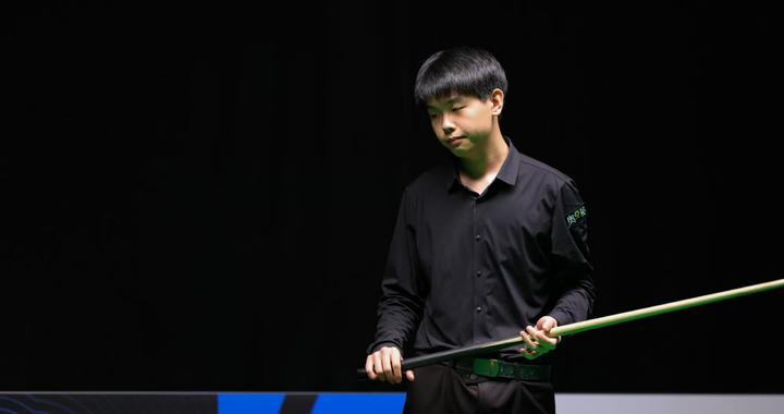 斯诺克奇景：中国小将未按时到场，被判0-4出局！首日战绩6胜2负